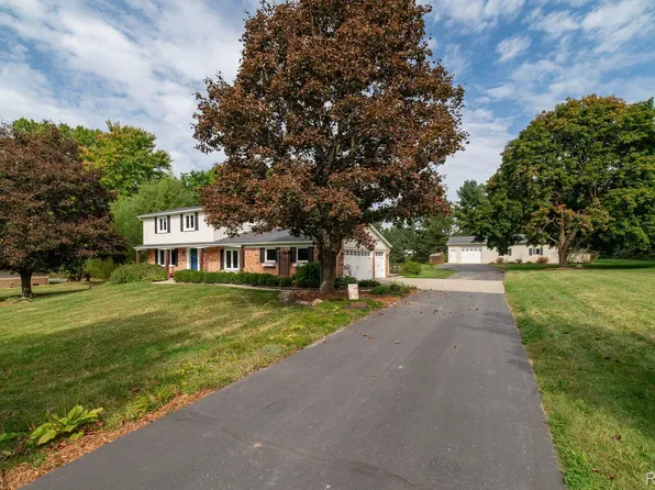 55146 Park Pl, New Hudson, MI 48165