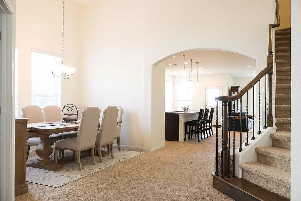 4 bed, 3.5 bath, 2932 sqft, $2,795 — Photo 2