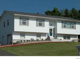 11 Prides Xing, Washingtonville, NY 10992