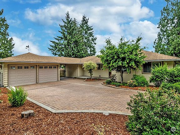 3rd image of 18504 53rd Avenue NE