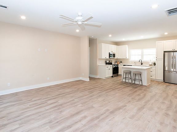 3rd image of 1347 Old Tusculum Rd