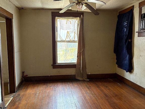 5th image of 1015 SW 16th St