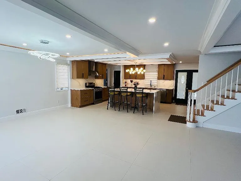 815 Highland Ave — Photo 16
