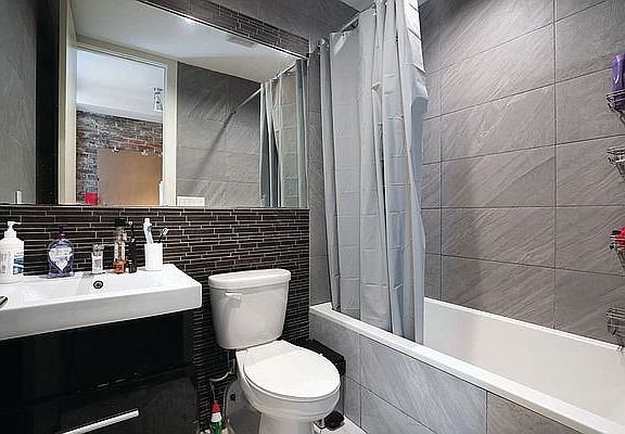 3rd image of 1111 Carroll St #1L