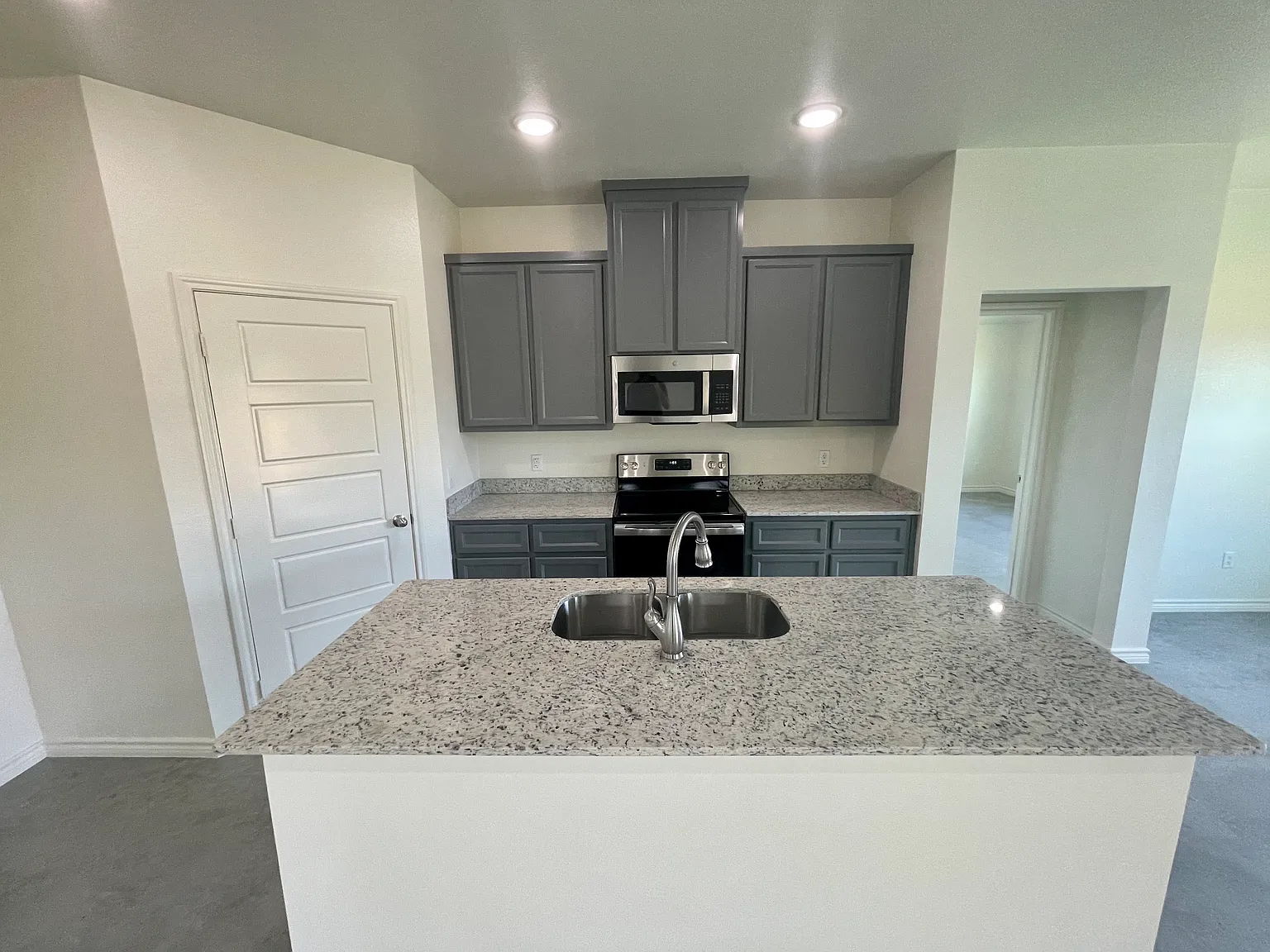 3 bed, 1542 sqft, $1,800 — Photo 2