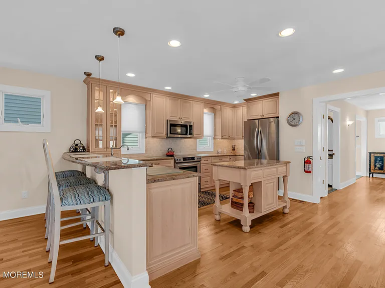 18 Meadow Ave — Photo 5