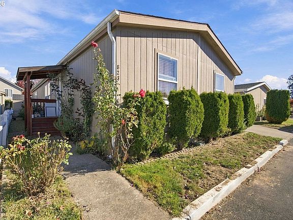 4th image of 823 SW Williamsburg Way