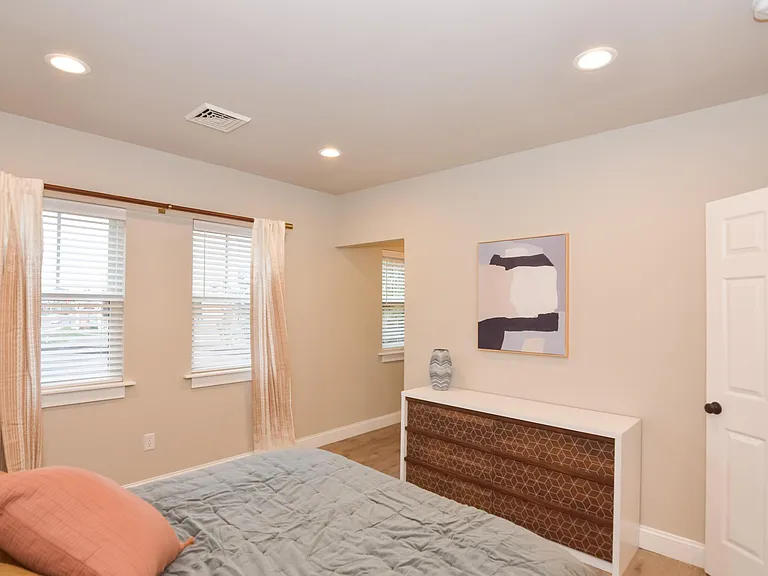 1401 Market St #2L — Photo 13