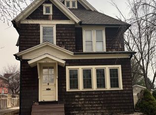 581 N Seminary St, Galesburg, IL 61401