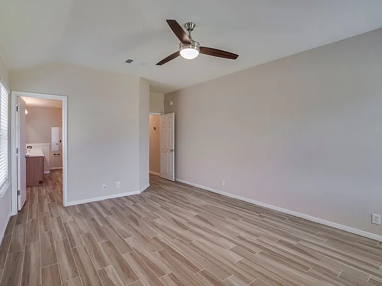 1013 Lantana Ln — Photo 16