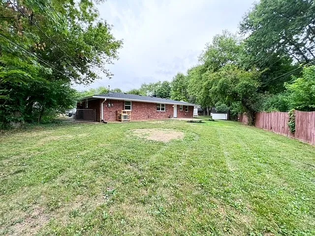 3941 Della Ct photo 1