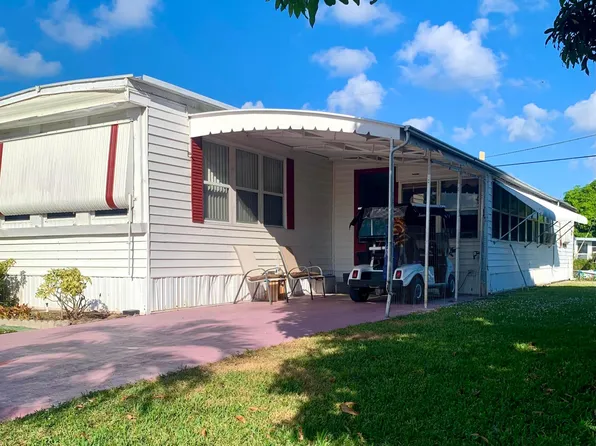 8165 SE Wren Avenue, Hobe Sound, FL 33455