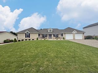 211 Stardust Dr, Johnstown, PA 15904