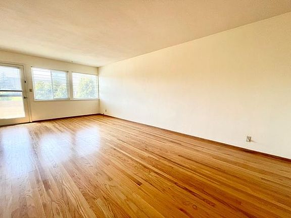 5th image of 1875 Ogden Dr APT 5