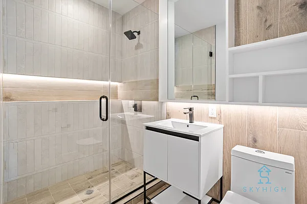 Rented by Skyhigh Realty NYC LLC | media 26