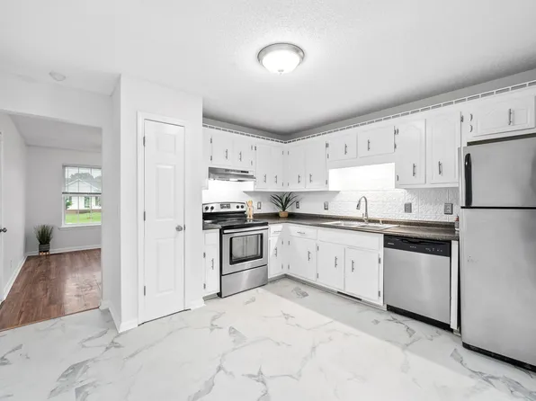 316 Hunter Owens Ct, Oak Grove, KY 42262