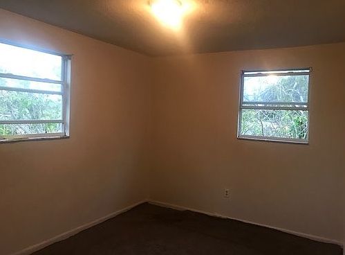 3rd image of 1089 S De Leon Ave