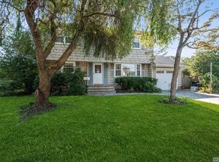 3092 Lawrence Pl, Wantagh, NY 11793