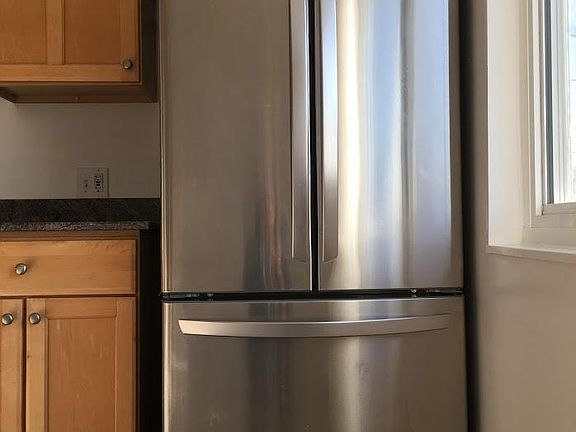 5th image of 151 Riverton Dr