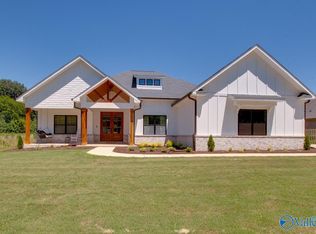 653 Walt Campbell Rd, Hazel Green, AL 35750