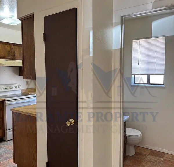 714 Downey St #21 — Photo 8