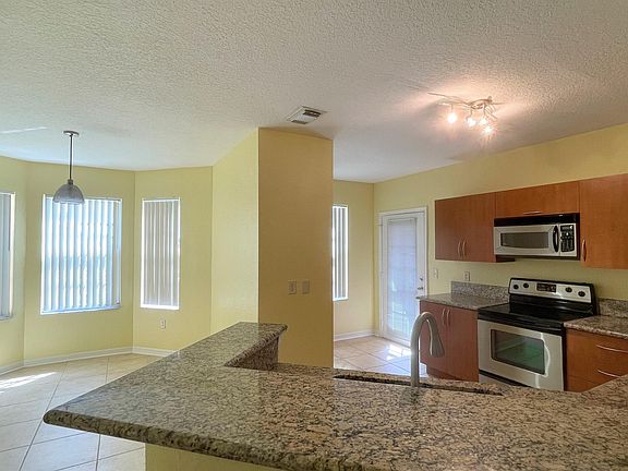 5th image of 132 SW Peacock Blvd APT 201-17-201