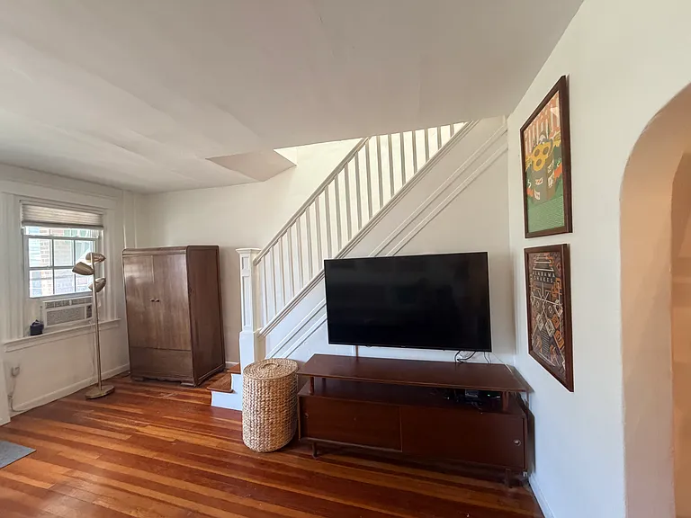 427 Naomi St — Photo 5