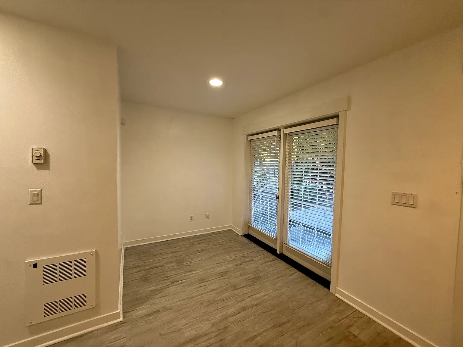 2 bed, 2.5 bath, 1400 sqft, $3,745 — Photo 3