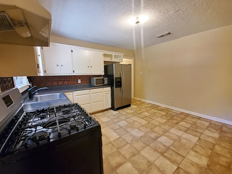 2340 Gish Ln — Photo 17