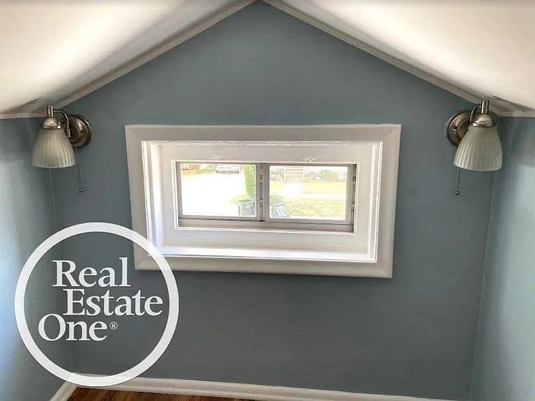 23909 Elmira St — Photo 17