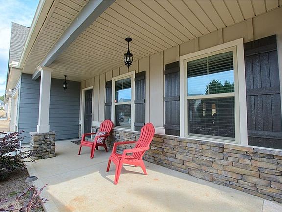 3rd image of 100 Brookwood Dr