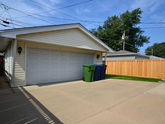 5th image of 10252 S Homan Ave