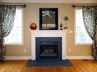 25 Shaker Hill Rd, Hooksett, NH 03106