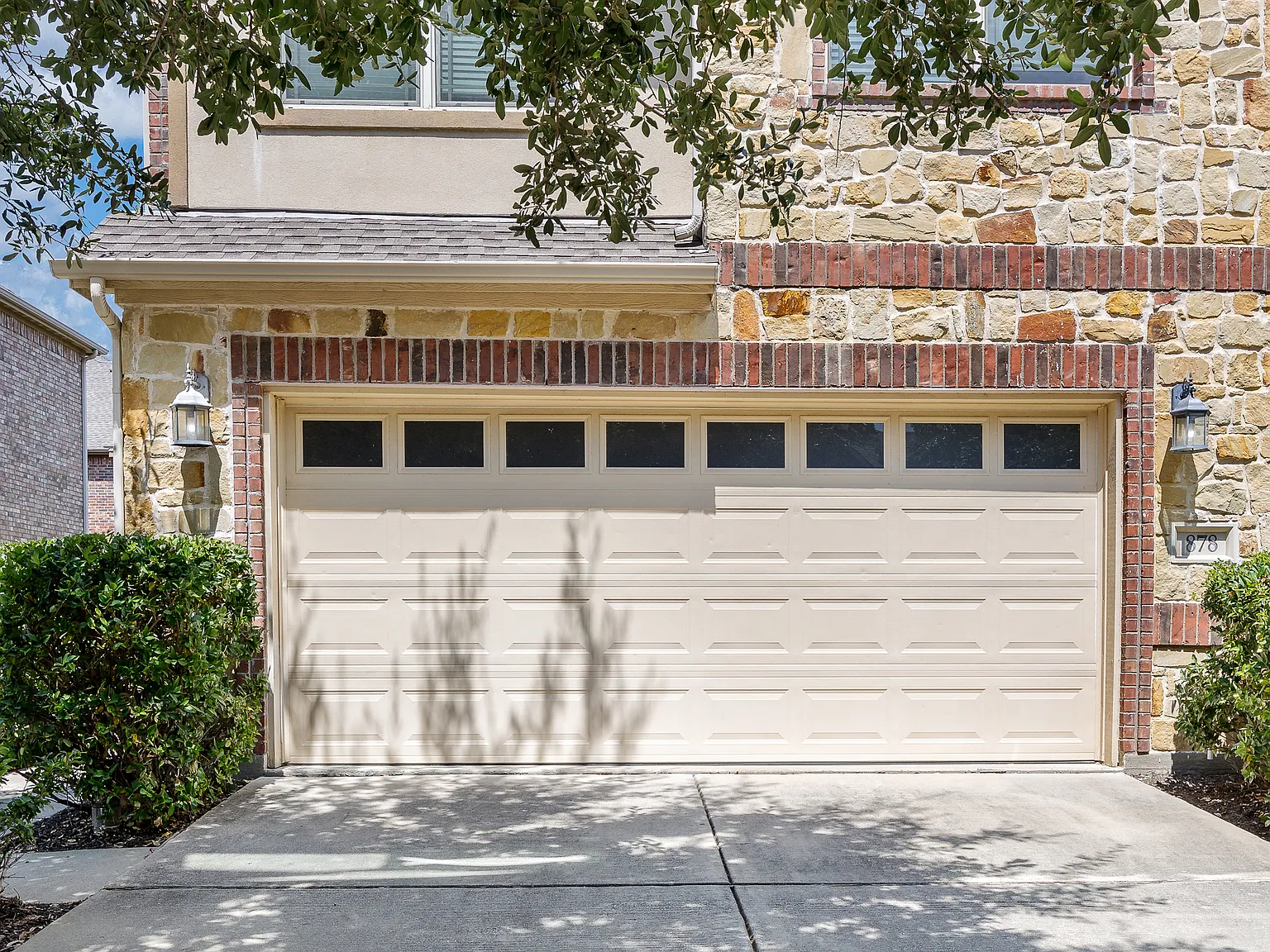 3 bed, 2.5 bath, 2000 sqft, $2,600 — Photo 2