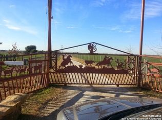 3325 Abbott Rd, Saint Hedwig, TX 78152