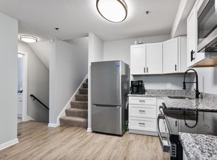 4 Duck Pond Rd APT 211, Beverly, MA 01915