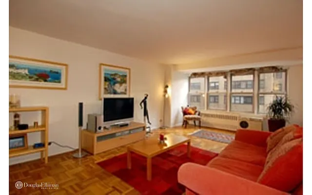 Rented by Douglas Elliman | media 13