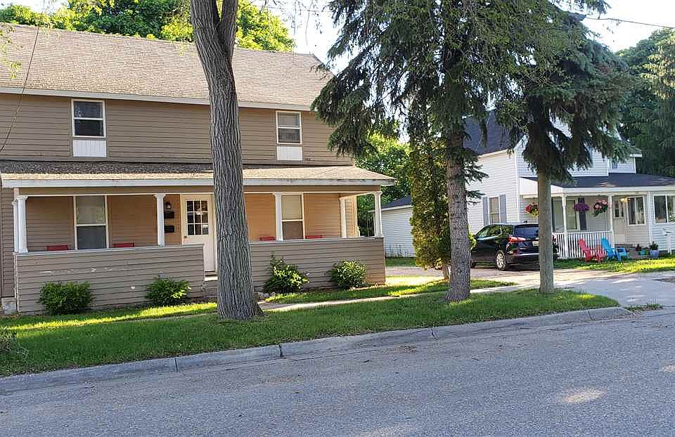 2nd image of 103-105 W Lincoln St
