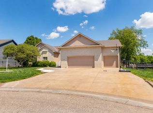 418 E Quail Ridge Ct, Mulvane, KS 67110