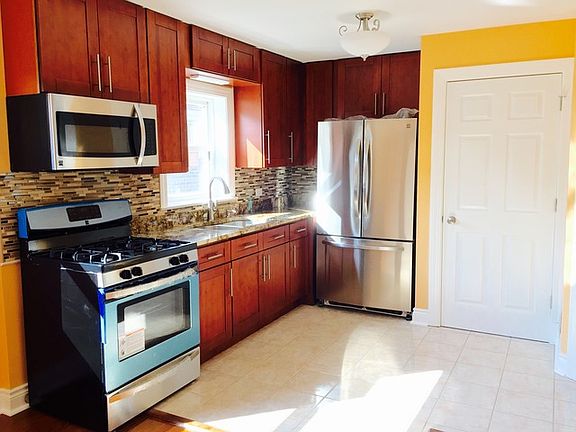 3rd image of 3730 W 71st St