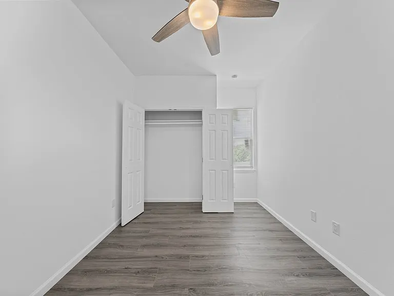 323 Gabriel St #202 — Photo 25