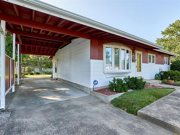 2nd image of 1240 Swan Dr