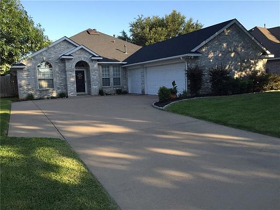 2nd image of 2621 Crestwood Dr
