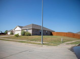 10200 Cherrytree Ln, Fort Worth, TX 76140