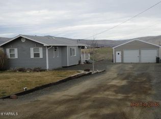 1571 N Cottonwood Rd, Yakima, WA 98908