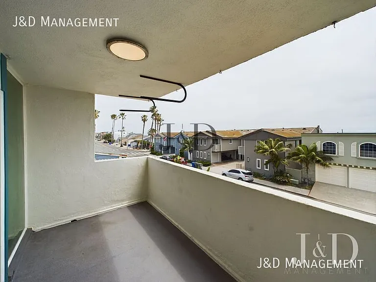 1120 S Pacific St — Photo 16