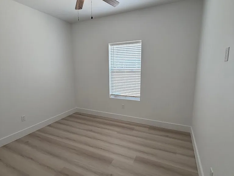 2512 N Bonita Ave — Photo 10