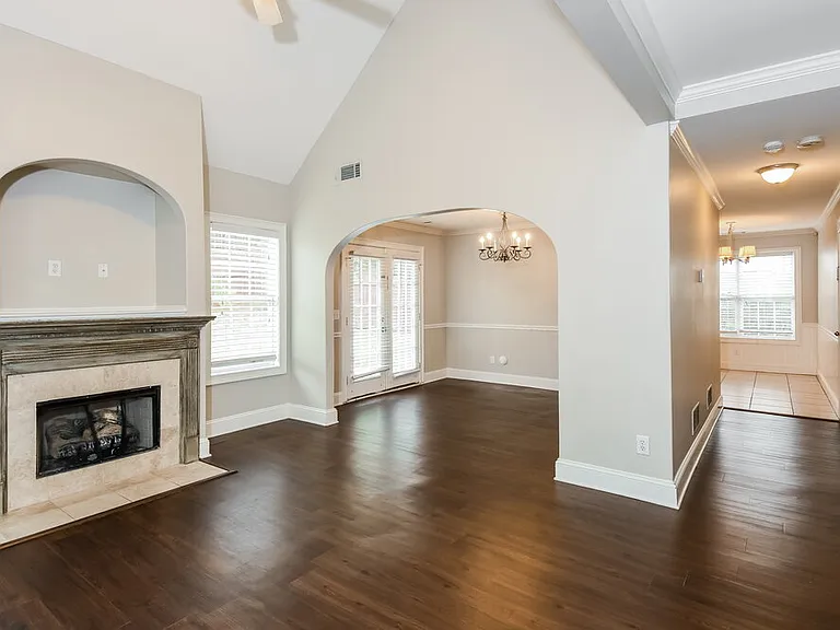 204 Providence Dr — Photo 4