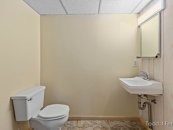 3rd image of 2127 Melvin St SW #9