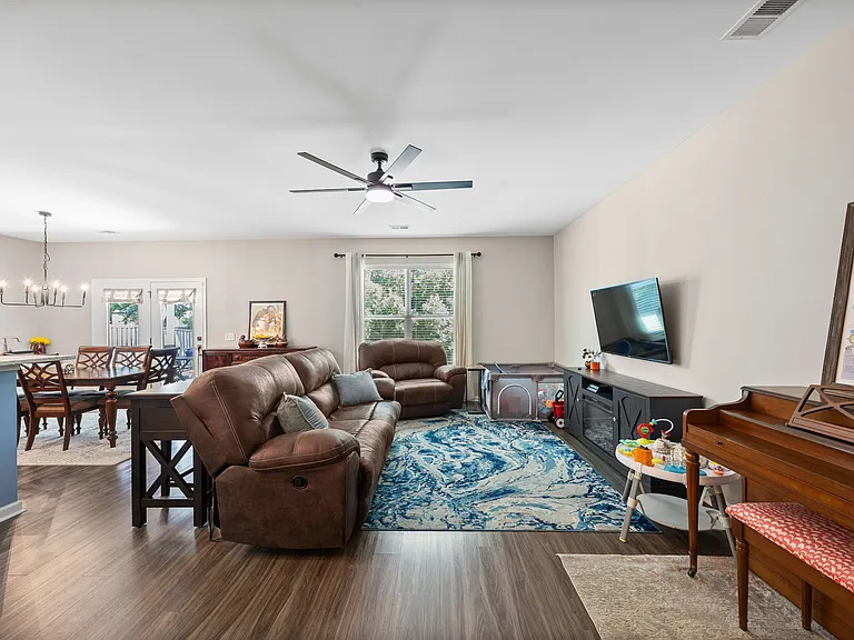 554 Wynfield Forest Dr — Photo 15